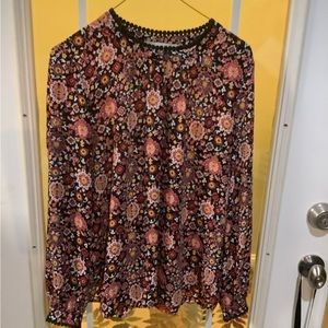 Sweet Loft Black Floral Top! Extra Small, EUC.